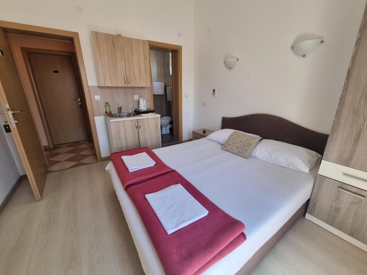 Guest House Damjana บุดวา ห้อง รูปภาพ
