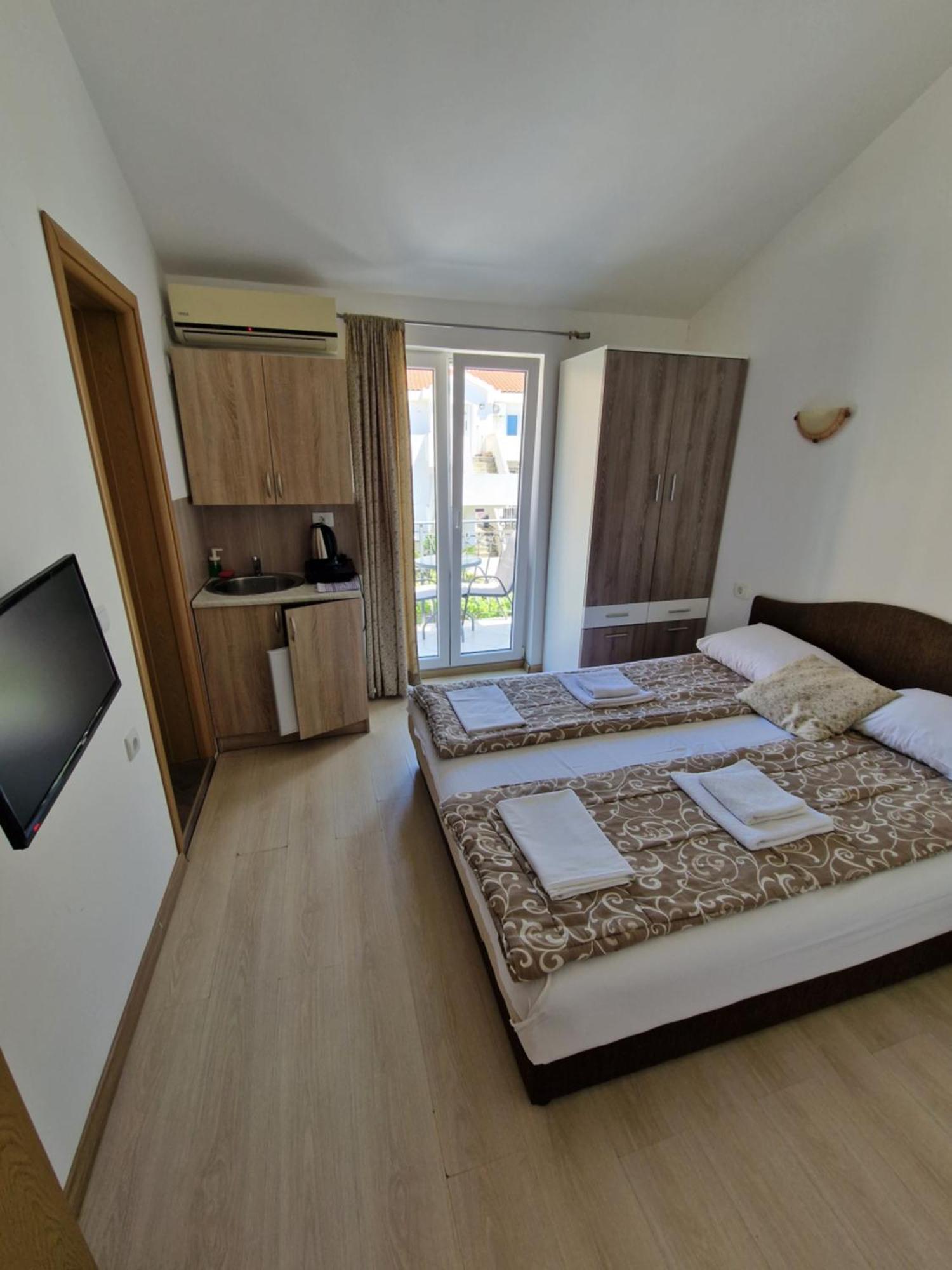 Guest House Damjana บุดวา ภายนอก รูปภาพ