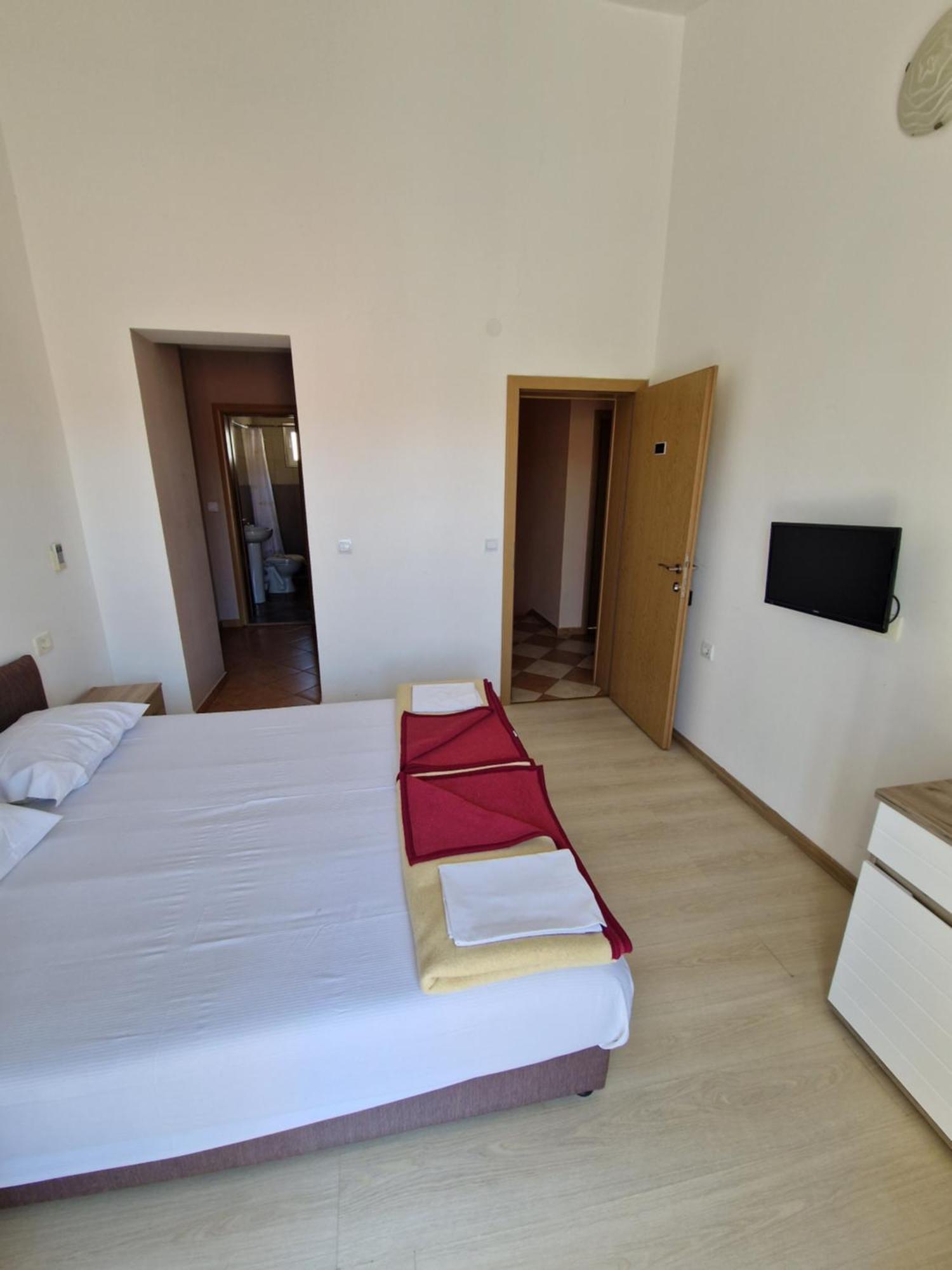Guest House Damjana บุดวา ภายนอก รูปภาพ