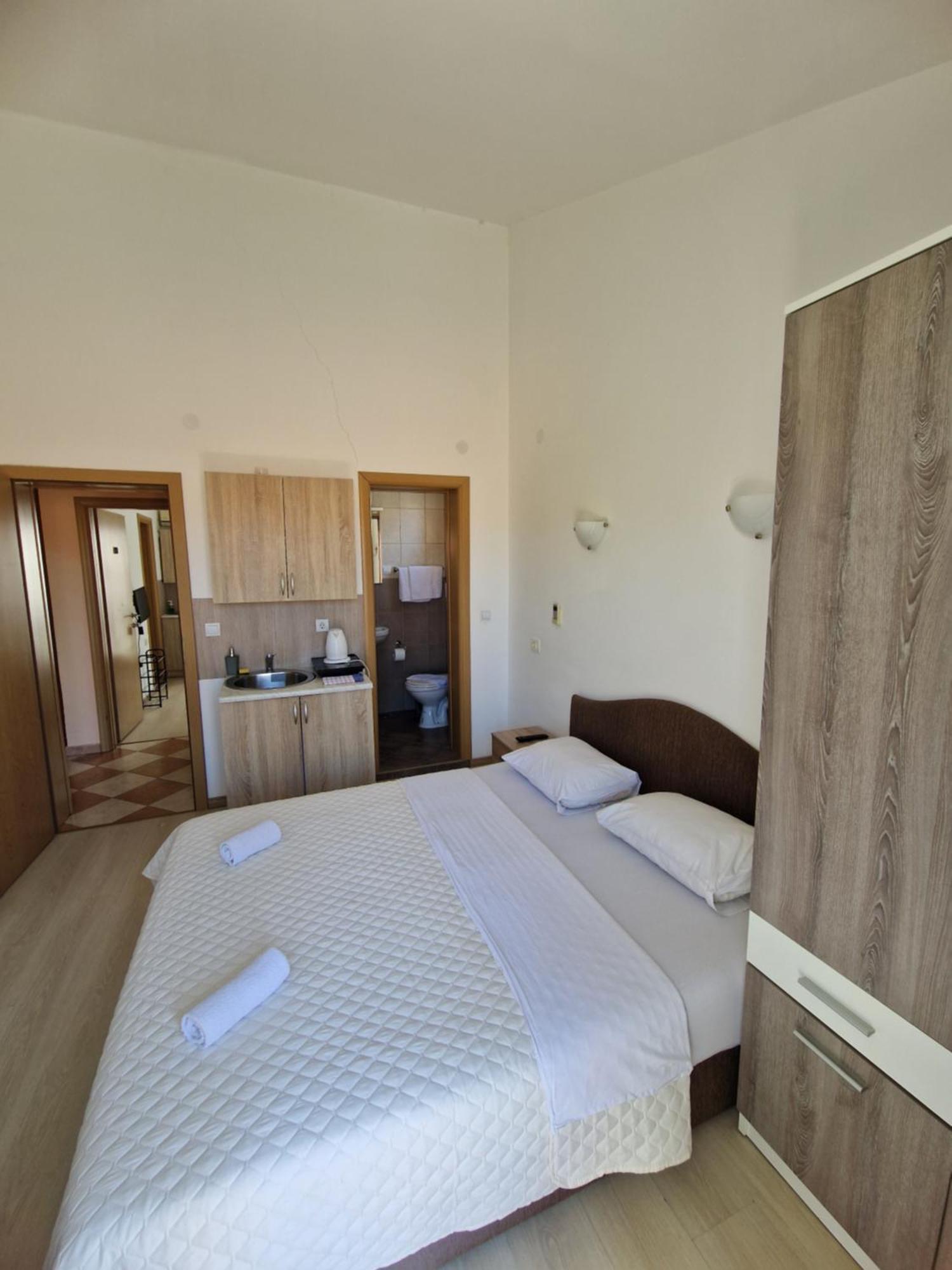 Guest House Damjana บุดวา ภายนอก รูปภาพ