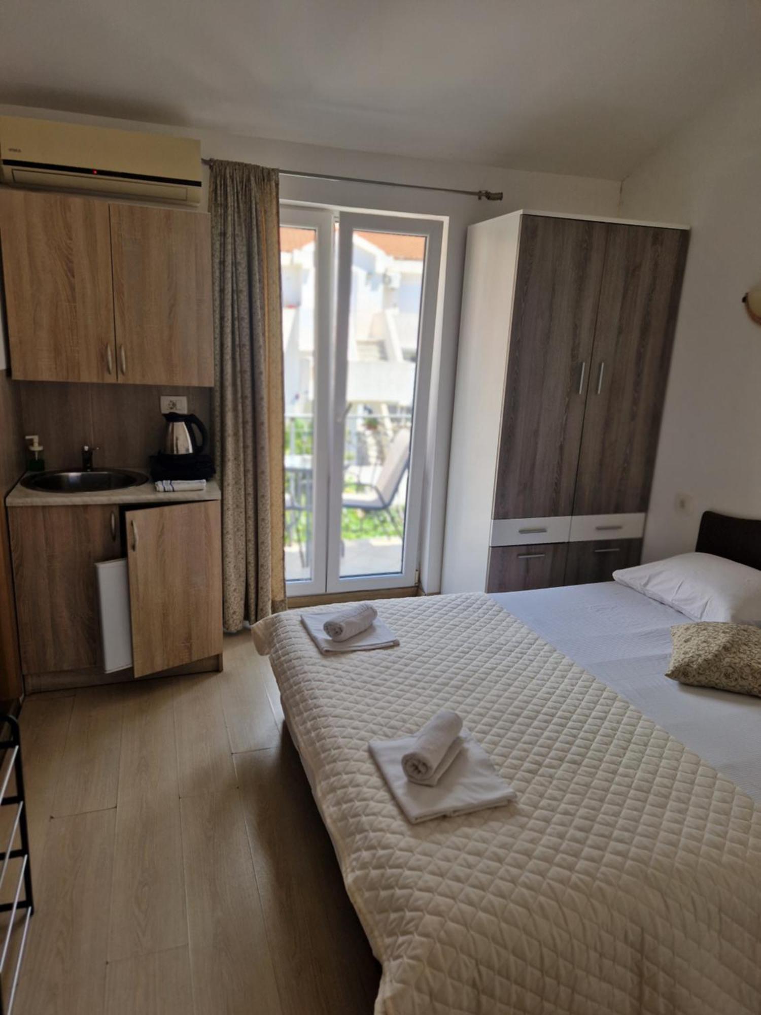 Guest House Damjana บุดวา ภายนอก รูปภาพ