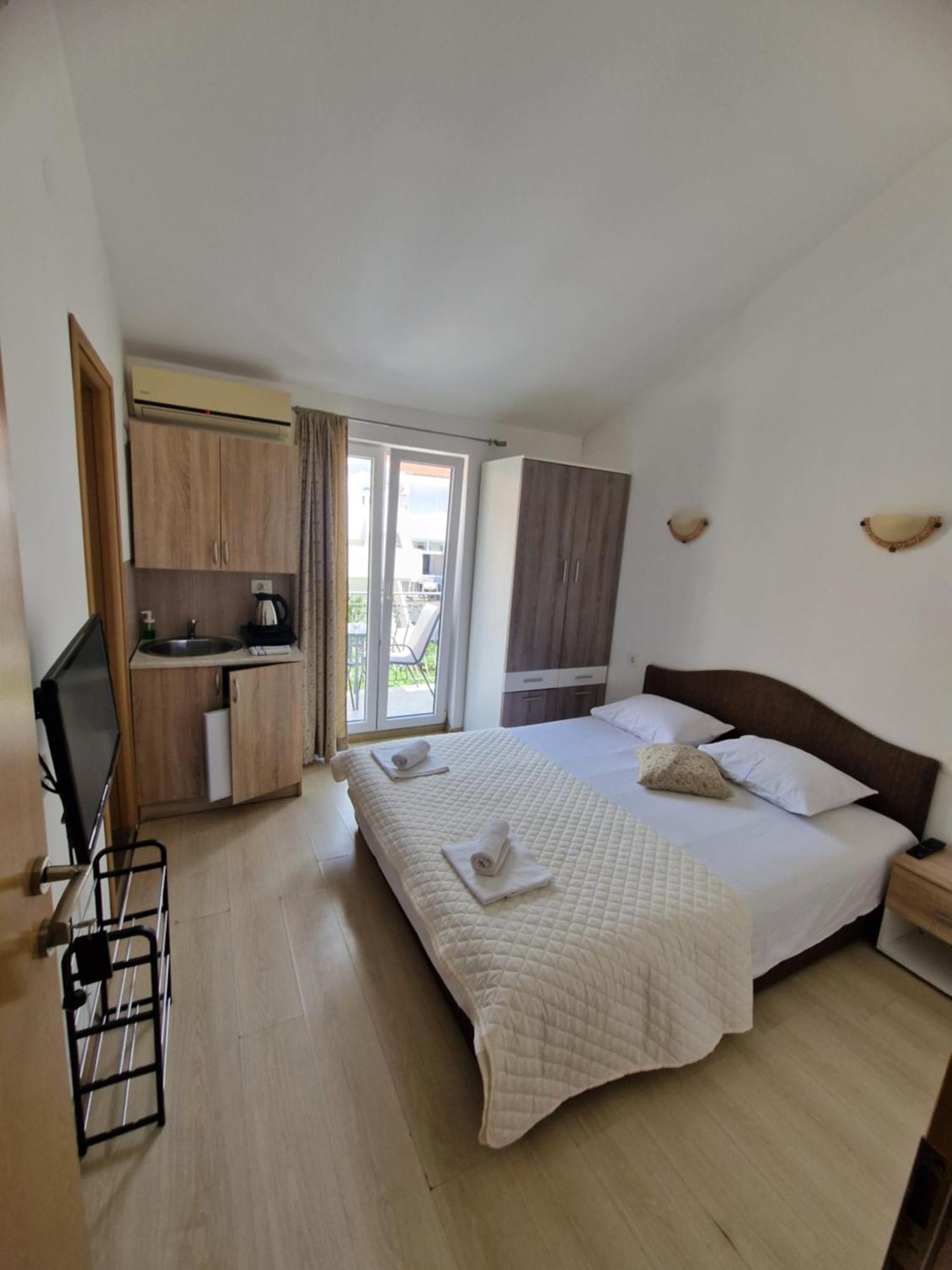 Guest House Damjana บุดวา ภายนอก รูปภาพ