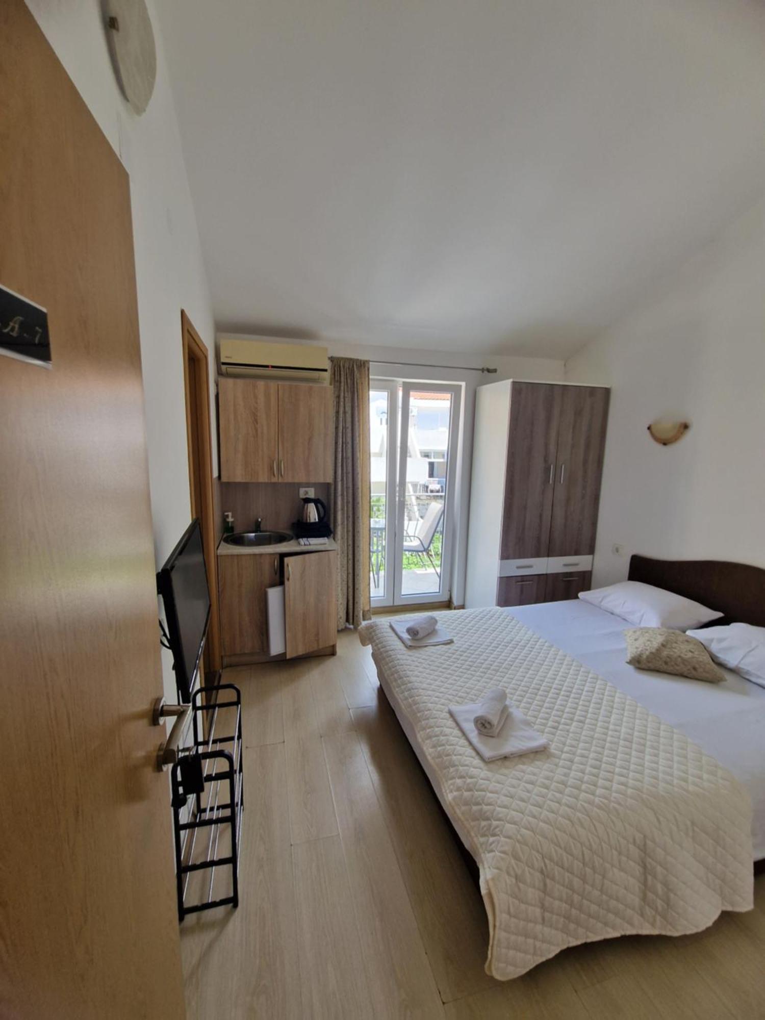 Guest House Damjana บุดวา ภายนอก รูปภาพ