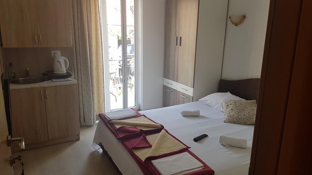 Guest House Damjana บุดวา ภายนอก รูปภาพ