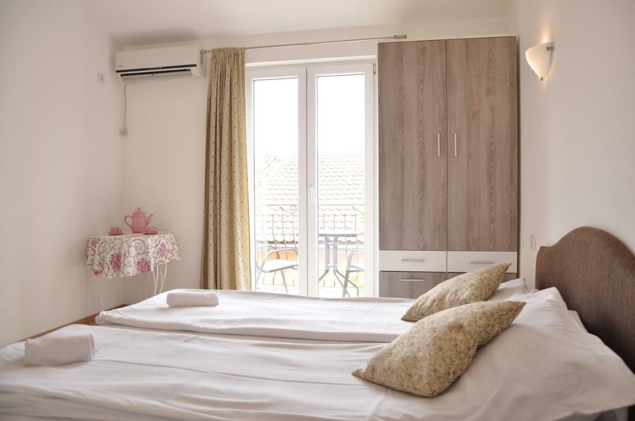 Guest House Damjana บุดวา ภายนอก รูปภาพ